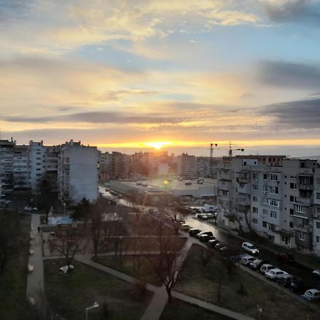 Cozy Apartment With Balcony On The Black Sea- Part Of The Family 'Vicki Apart Varna Eksteriør billede