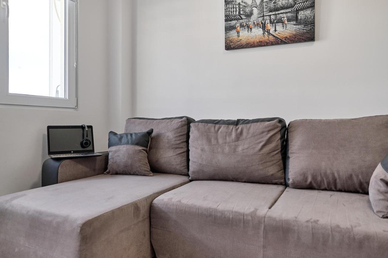 Cozy Apartment With Balcony On The Black Sea- Part Of The Family 'Vicki Apart Varna Eksteriør billede